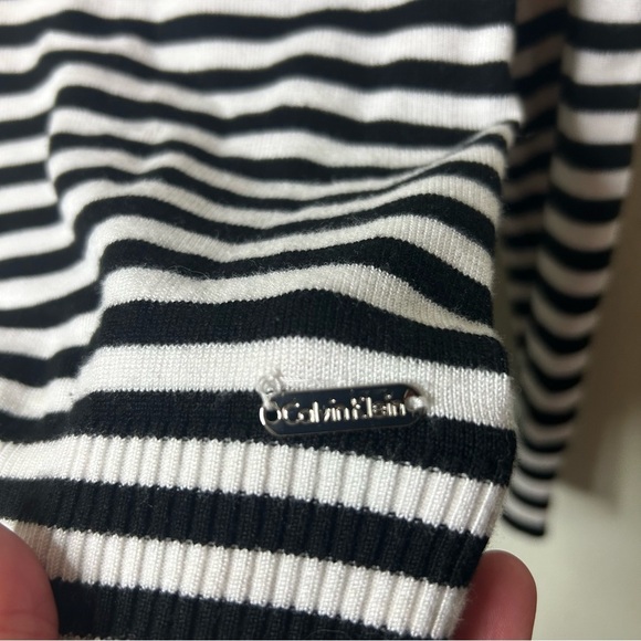 Calvin Klein Black and White Striped Turtleneck Sweater Size Small - Picture 3 of 5